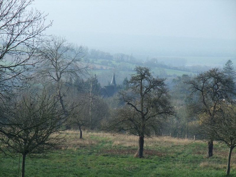 Vue sur l'église d'Englesqueville