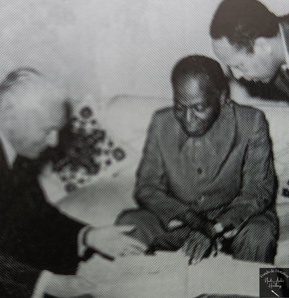 1972 André Hambourg en Côte d'Ivoire avec le président Houphouet-Boigny